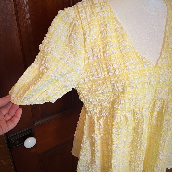 Seersucker summer lined top with elastic sleeves puffy sleeves. - Picture 4 of 9